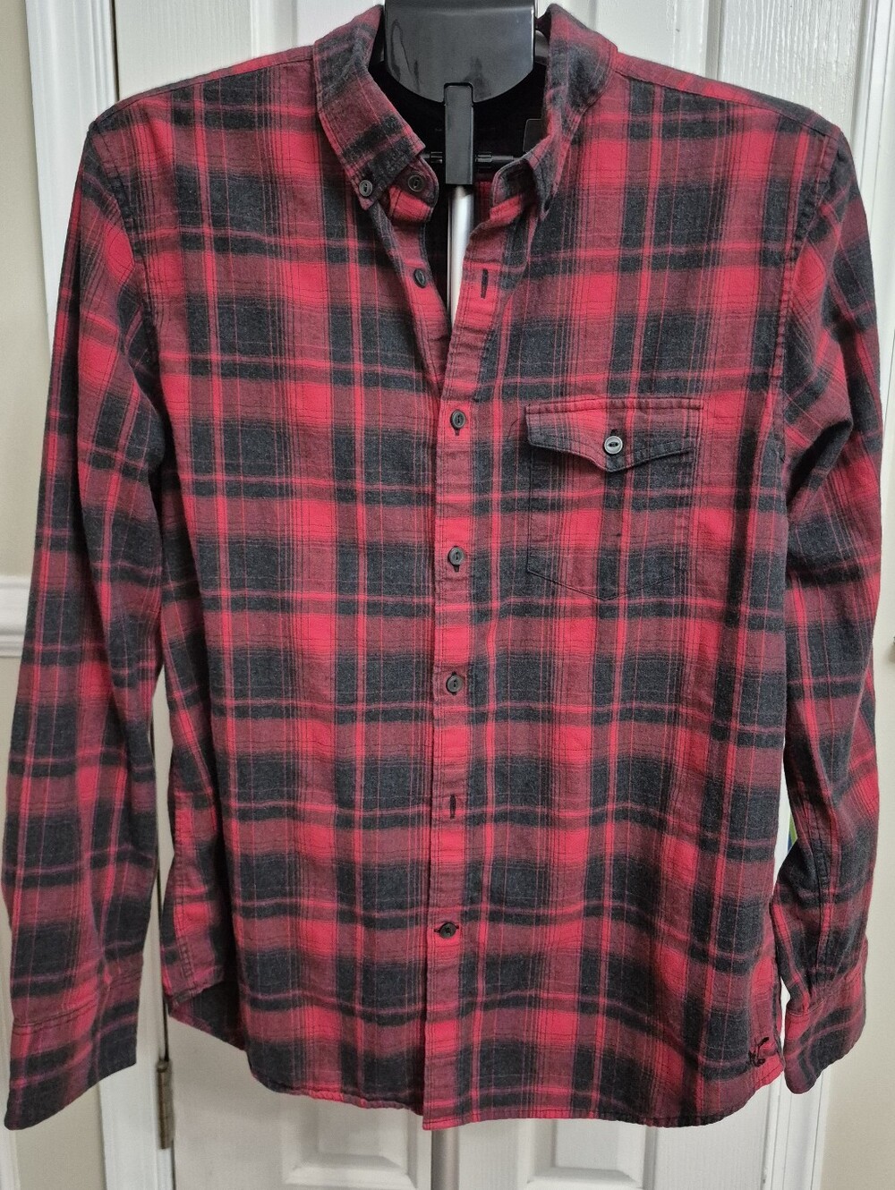 American Eagle Men’s Slim Fit Cotton Flannel Shirt Red Black Plaid L